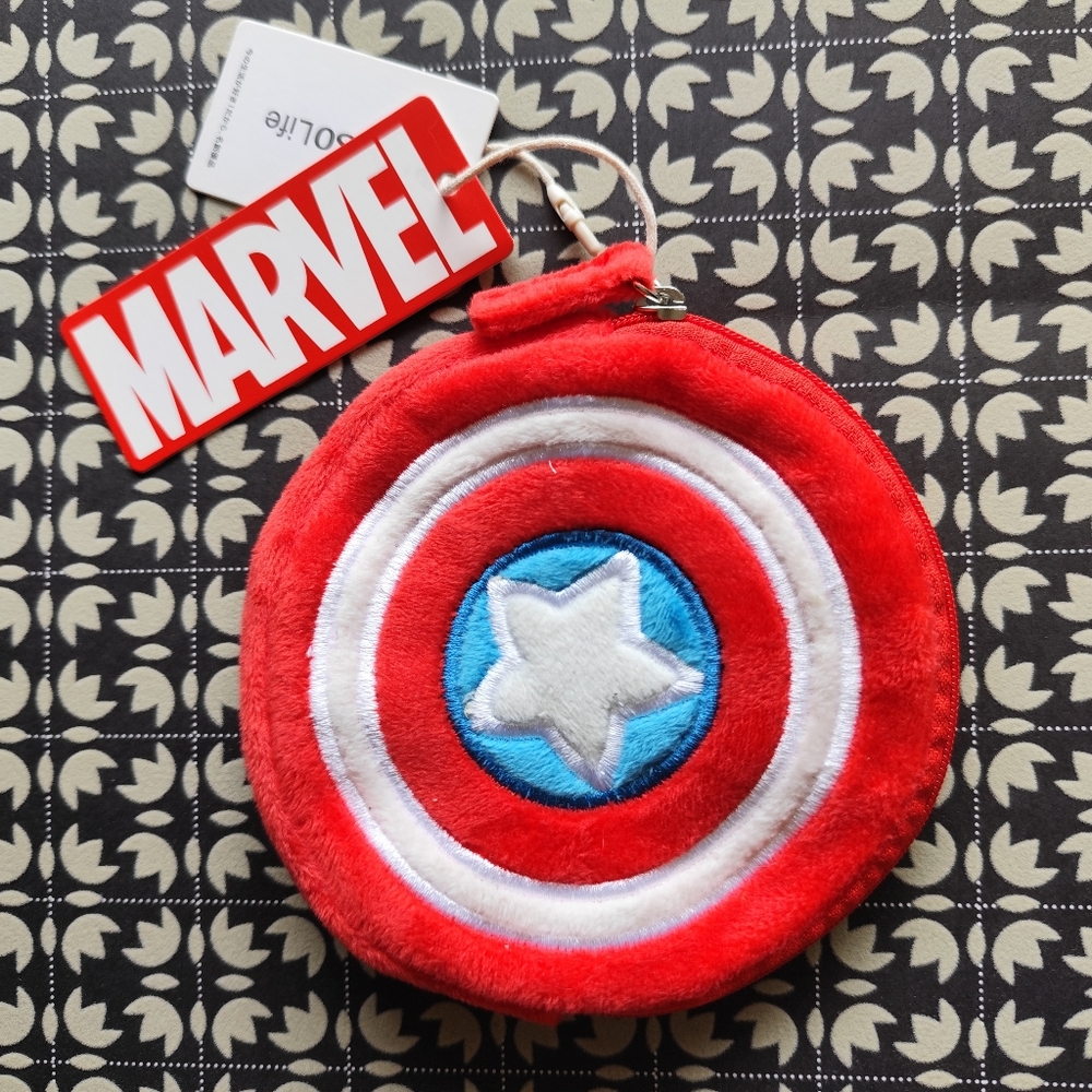 3/$20💗MINISO Marvel Coin Purse with Zipper